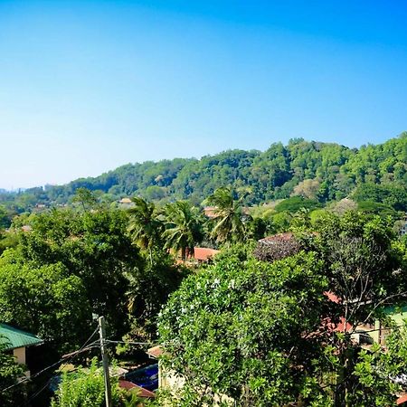 Freedom Lodge, Kandy Exterior foto